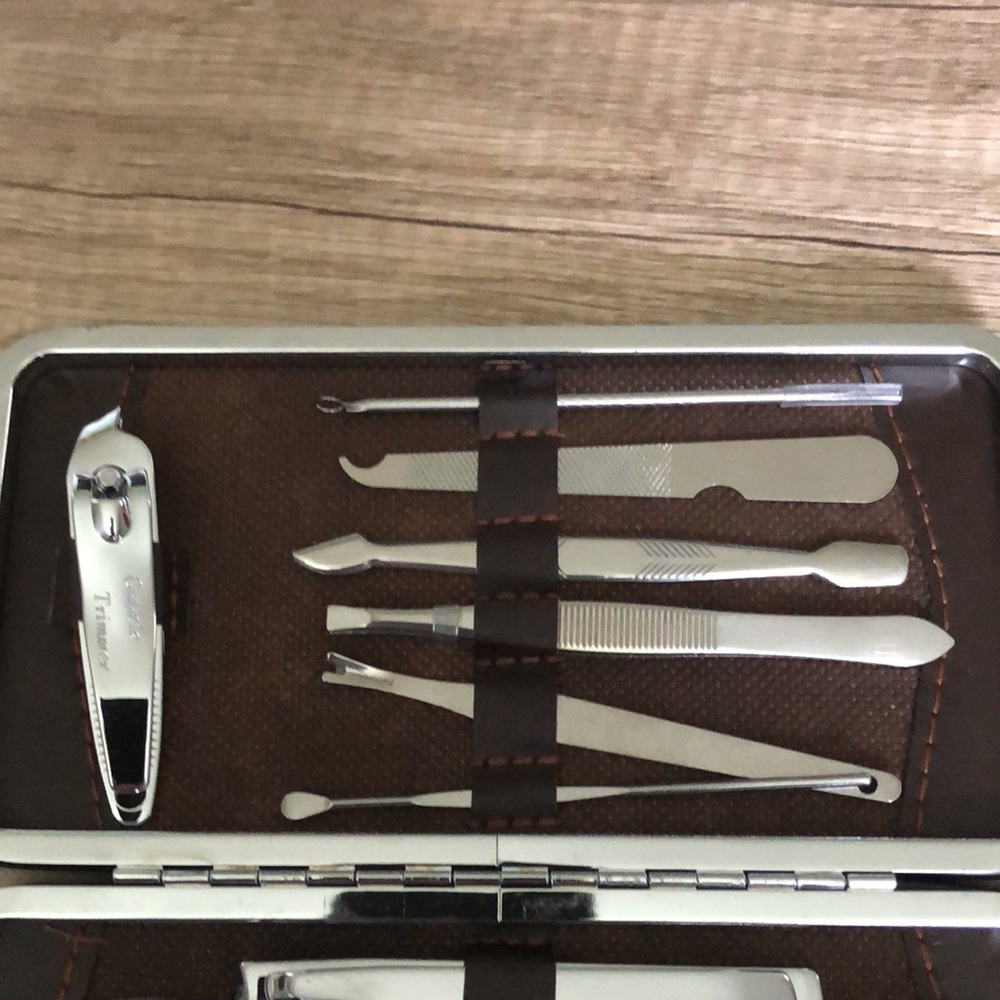 - Manicure Set - Picture 3 of 7
